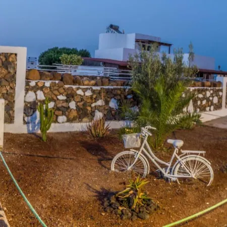 Boutique Holiday In Villaverde With Terrace Σπίτι διακοπών La Oliva